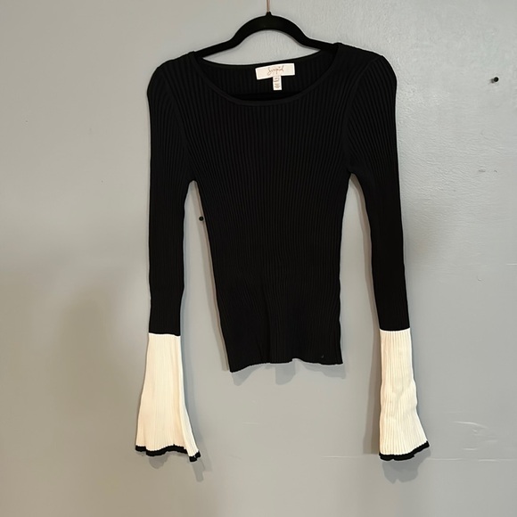 Scripted slim fit sweater black with white with bell sleeves size XS - Picture 2 of 5